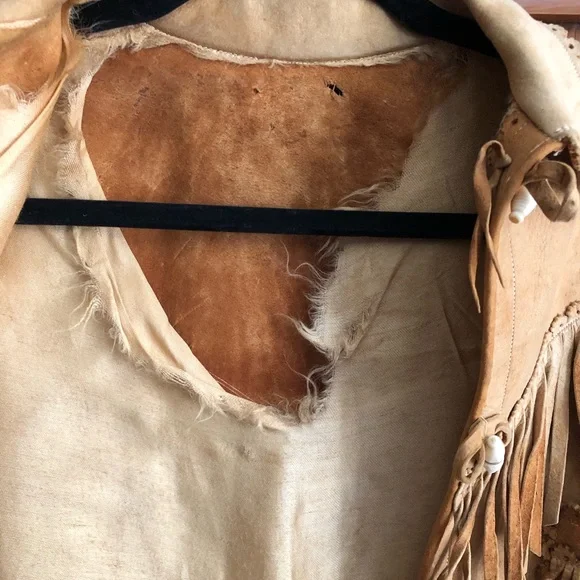 Unique vintage woman’s deer suede fringe jacket . - Picture 3 of 6